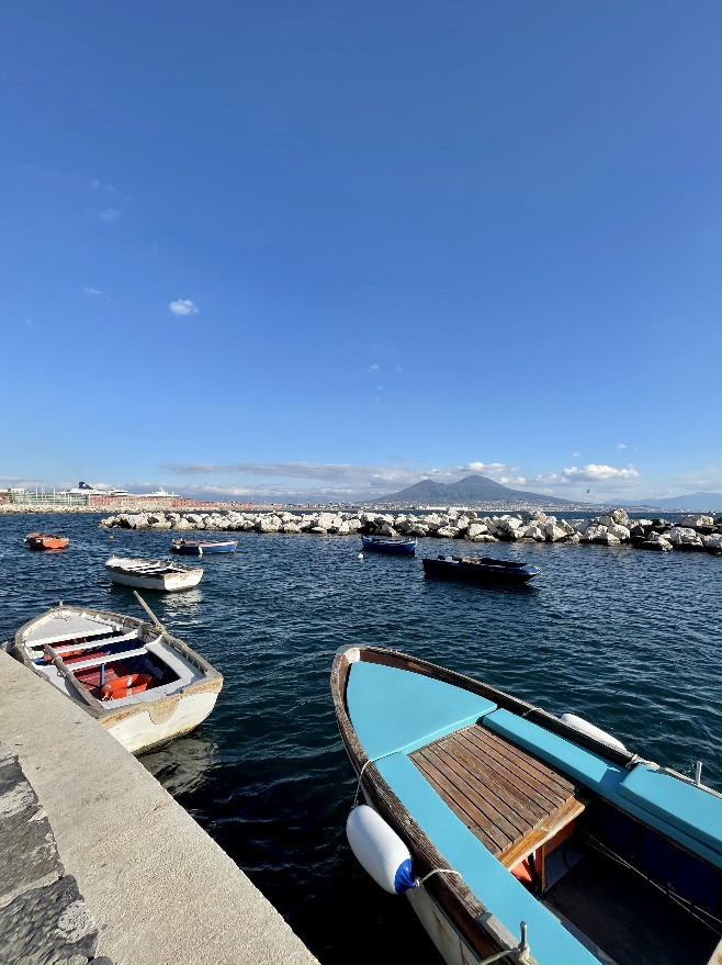 Мафия и воры на мотоциклах. Чего ждать в Неаполе - одном из опасных городов Италии