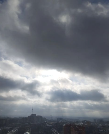 "Там, где дыра в крыше": Сергей Жадан показал квартиру в Харькове, которую разрушили оккупанты