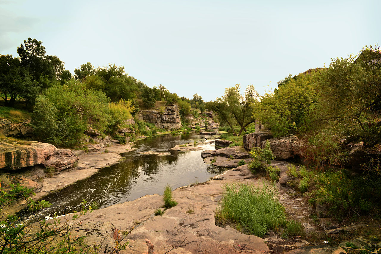 Двоколісні пригоди. Найкращі веломаршрути України для всієї родини