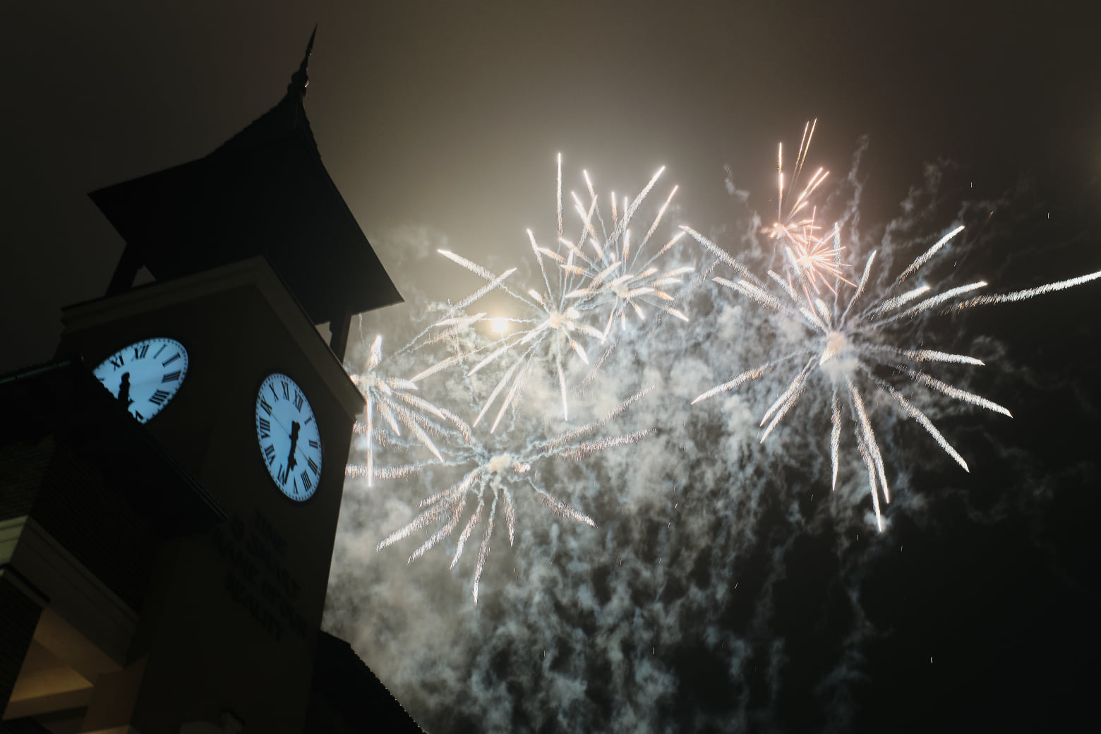 Открытие ёлки в аутлет-городке «Мануфактура»