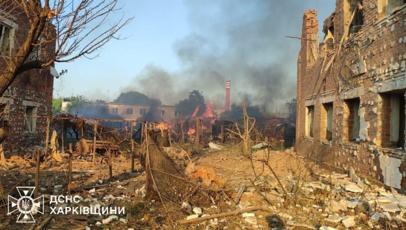 В селе под Волчанском из-за массированного удара РФ есть жертвы и раненые: ГСЧС показала фото