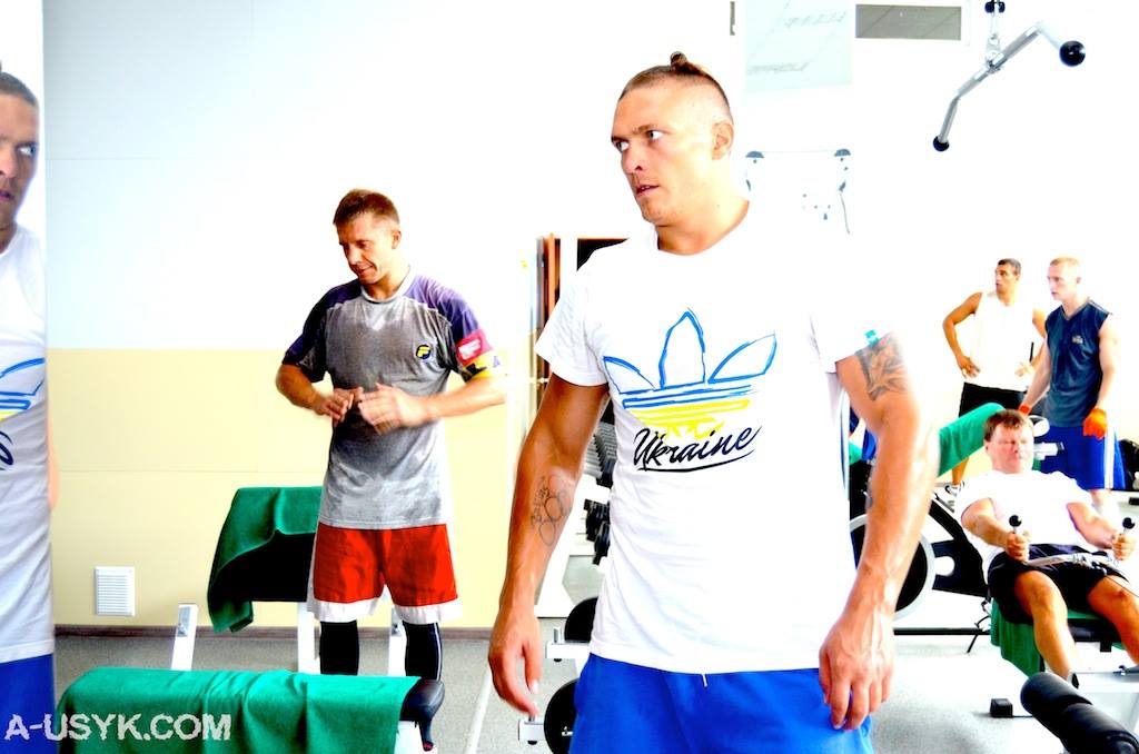 Ледь дотягував до "сотки". Як виглядав Олександр Усик 10 років тому (фото)