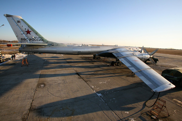 Вот как выглядит аэродром "Энгельс-2", с которого взлетают самолеты бомбить украинские города (фото)