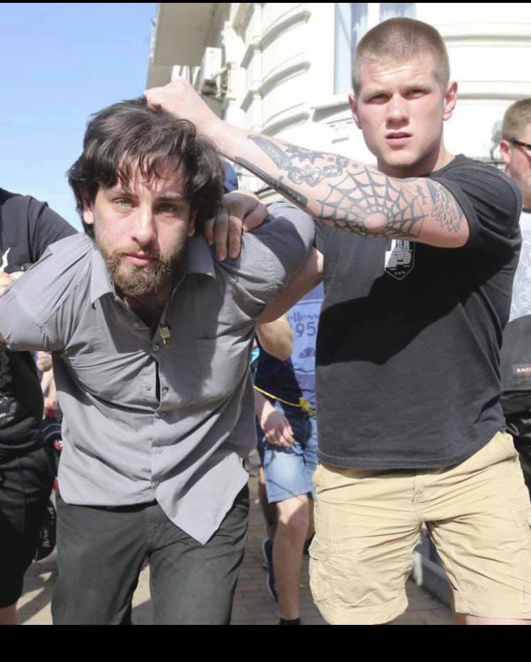 Дістали 8 осколків: зірку українського кіно поранили на східному фронті