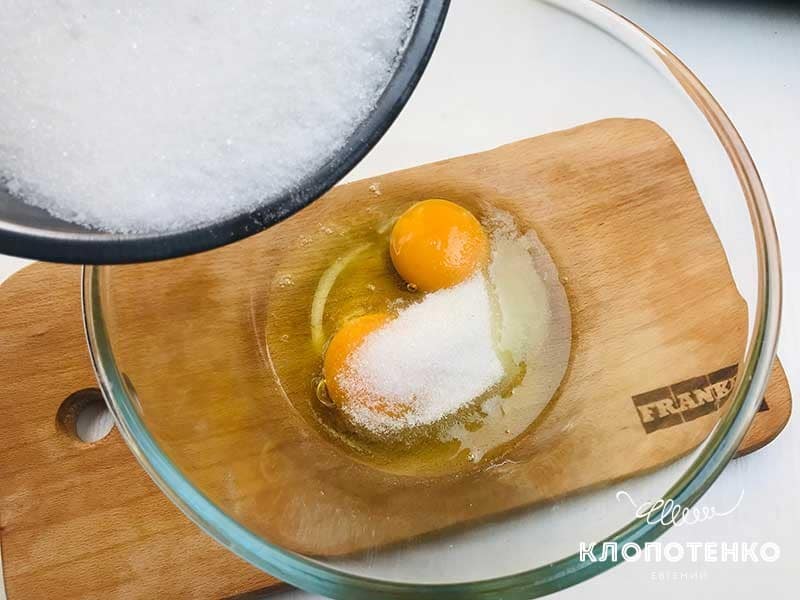 Самый простой яблочный пирог на кефире от Евгения Клопотенко: быстро и дешево!