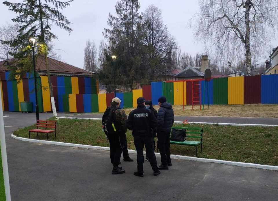 В детсаду Ровно отстраненная непривитая воспитательница подралась с коллегами: вспыхнул скандал