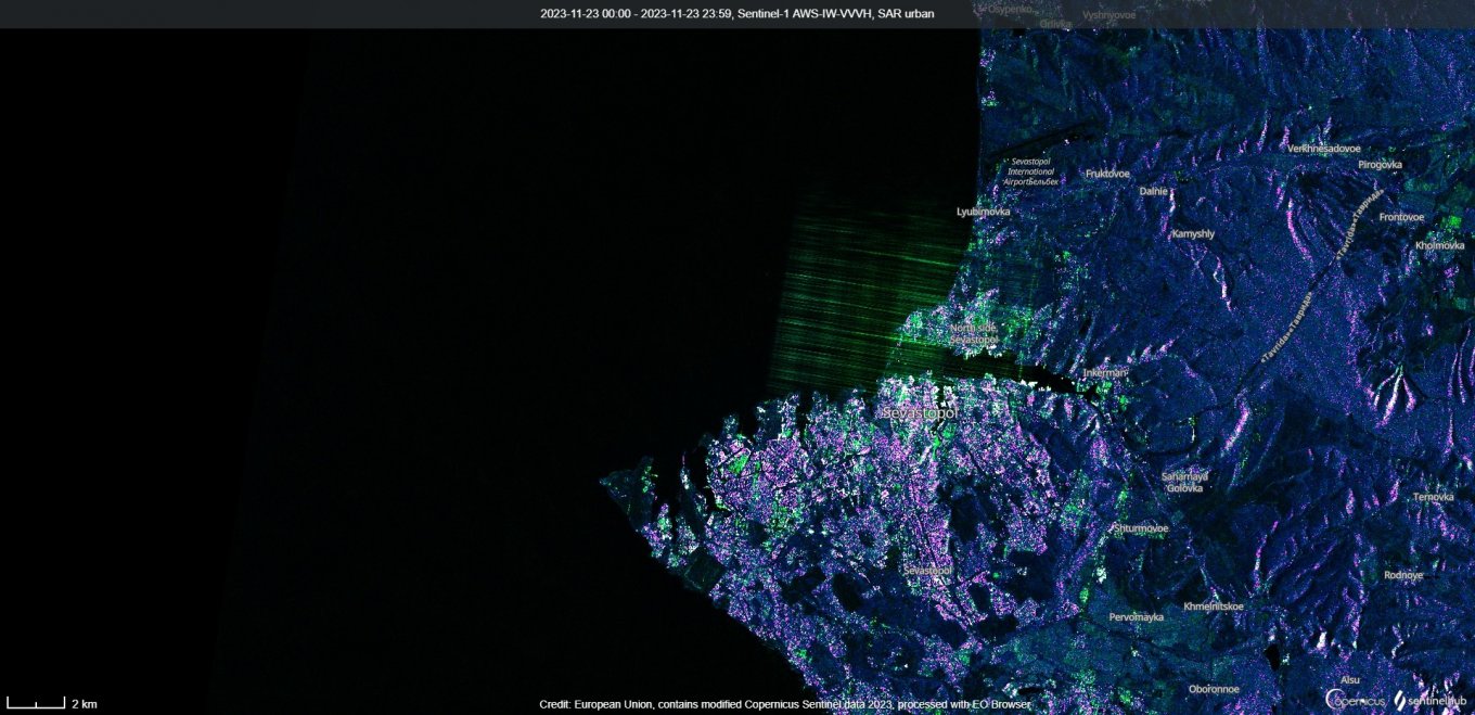 Оккупанты очень плотно прикрыли бухту Севастополя РЭБом. Это видно даже из космоса (фото)