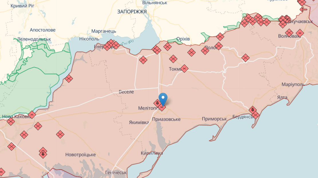 В оккупированном Мелитополе прогремели взрывы, над аэродромом заметили дым