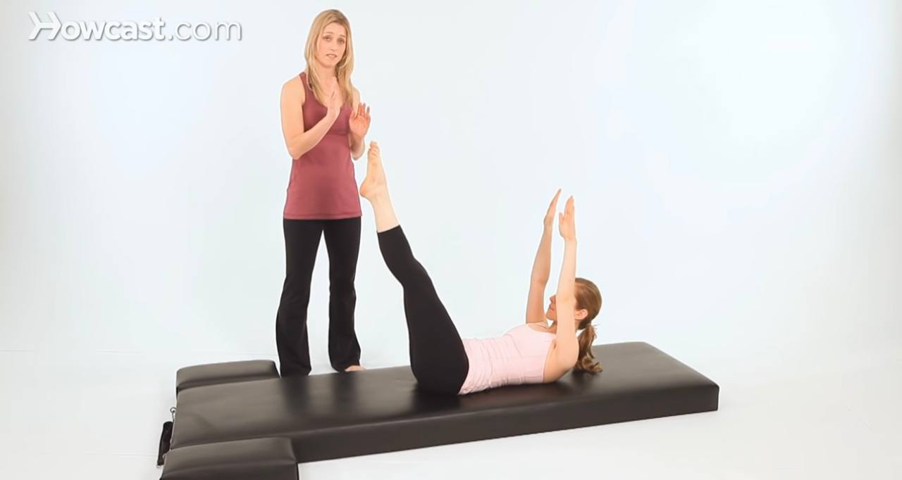 Пилатес укрепляет мышцы пресса: 5 эффективных и полезных упражнений для тела