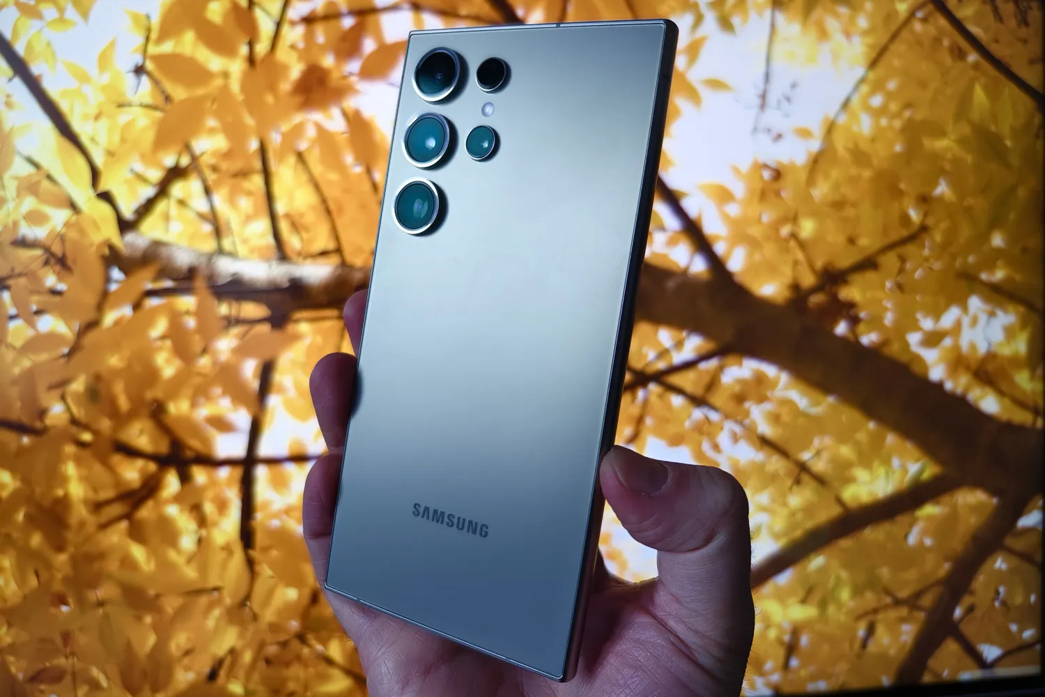 Несподівані новинки: топ-6 смартфонів, які варто чекати на початку 2025 року