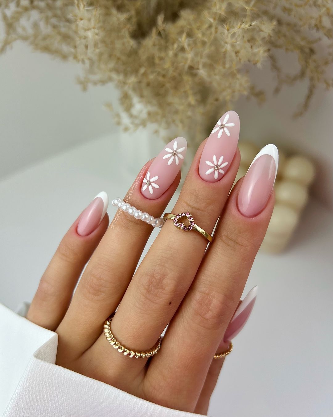 Как выглядит весенний тренд маникюра, который сразу же поднимает настроение (фото)