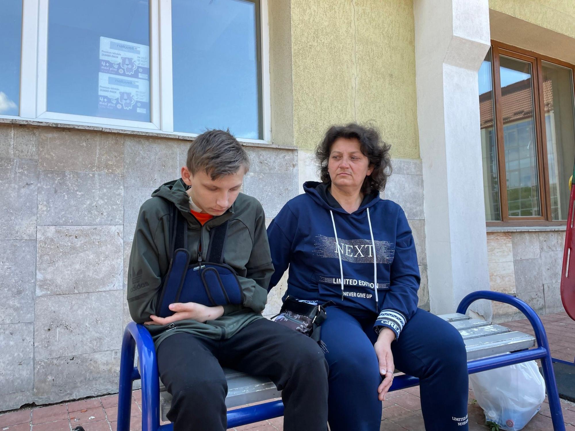 Лікарі врятували 13-річного хлопчика з Лисичанська, у якого уламок снаряда пройшов через легеню