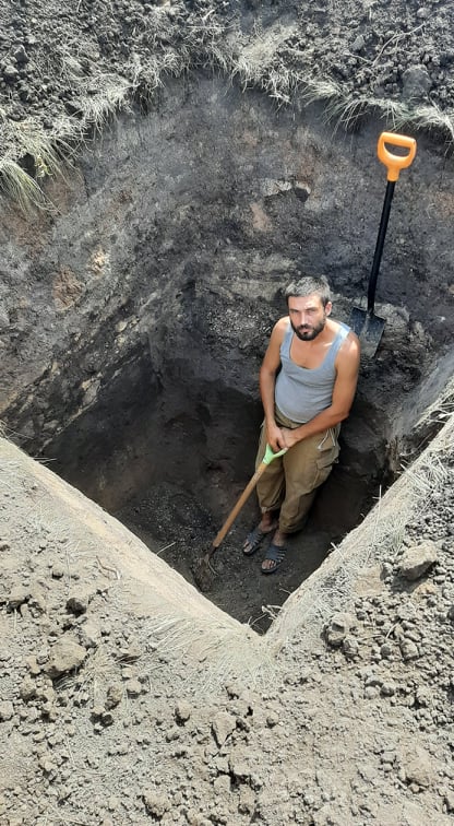 Возле Днепра нашли каменную бабу, которой 4 тысячи лет: была частью большого кургана