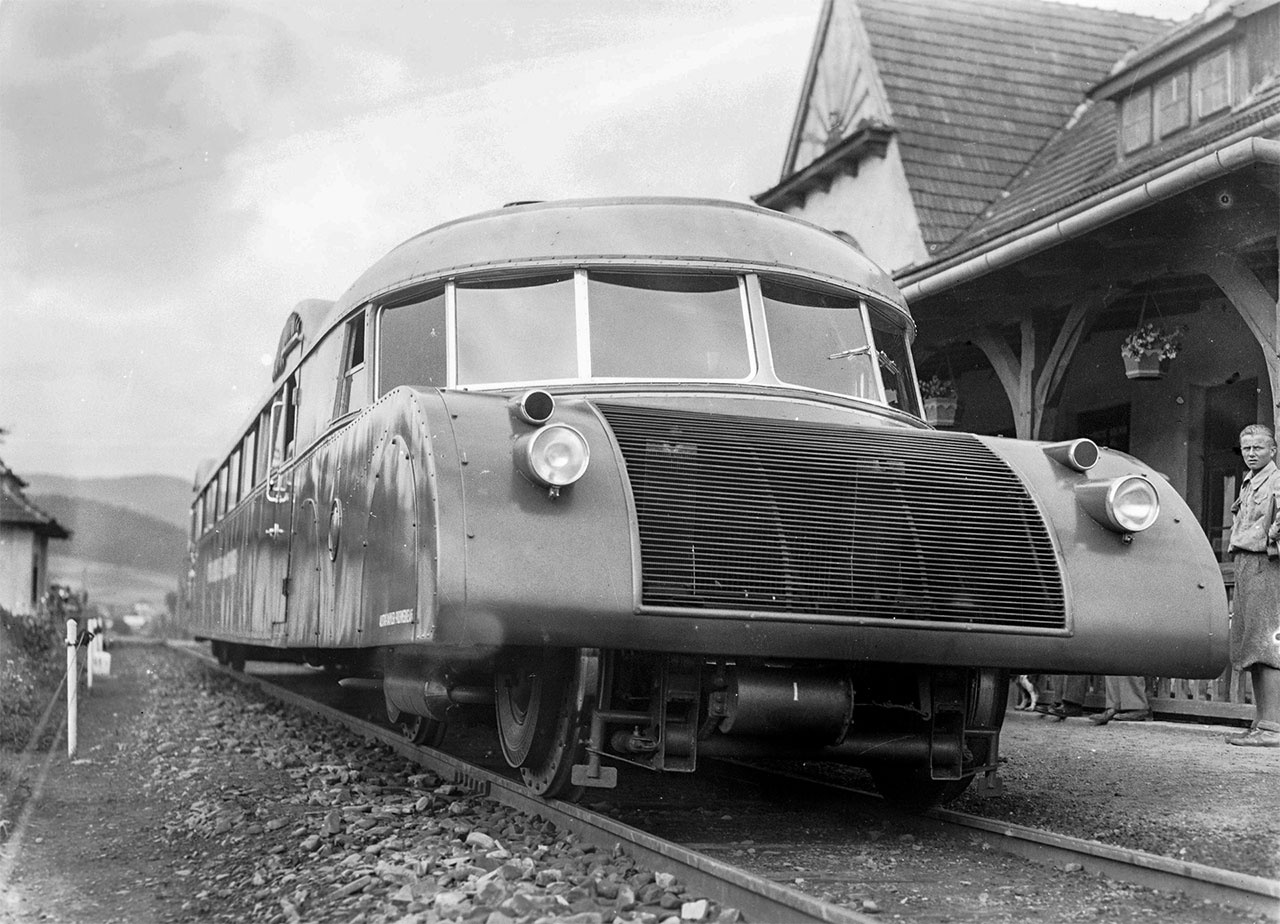 Залізничний експрес наших прадідів: як виглядала "Люксторпеда" - гібрид автобуса і лімузина (відео)