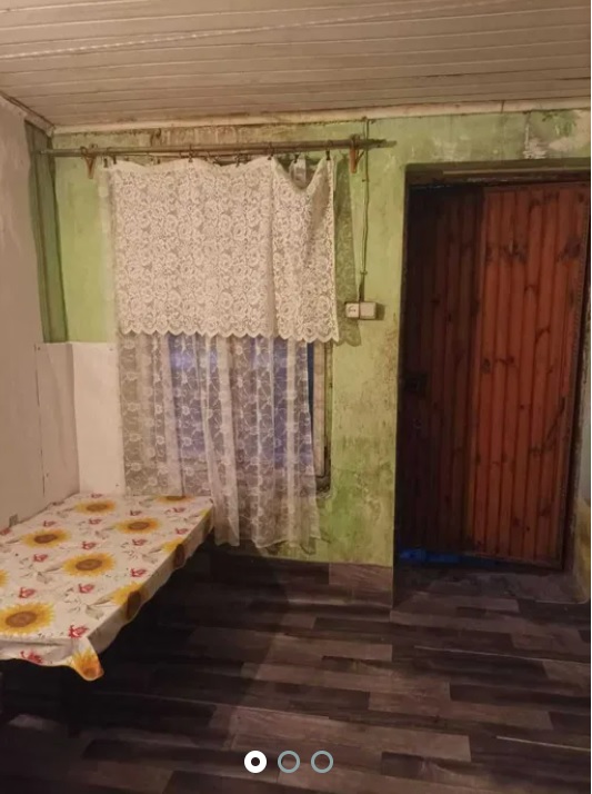 Во Львове сдают квартиру за 2500 гривен без туалета и воды: как она выглядит (фото)