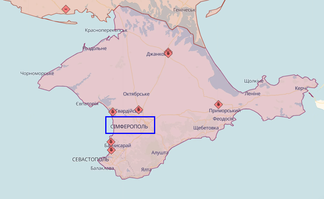 В Симферополе взрывы, россияне заявили об "атаке" и перекрыли Крымский мост