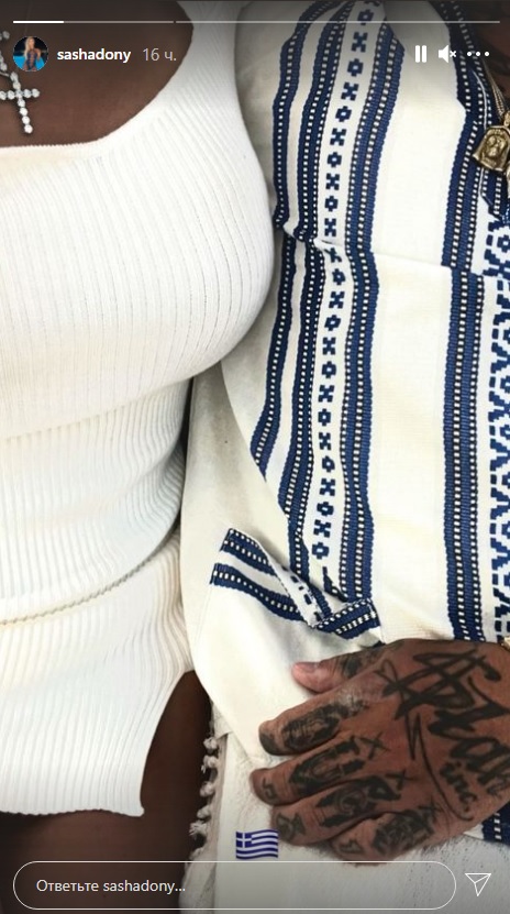 Репера Тіматі помітили в Греції з українською моделлю