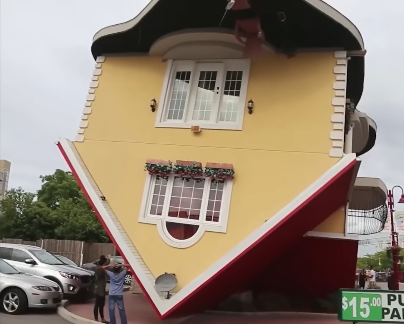 Самые странные дома в мире: вы будете поражены зданиями, в которых живут люди