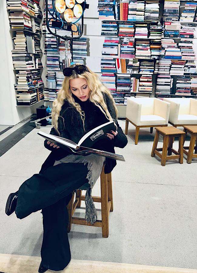 Як зараз виглядає Мадонна: свіжі фото 65-річної поп-зірки, яку досі хочуть мільйони