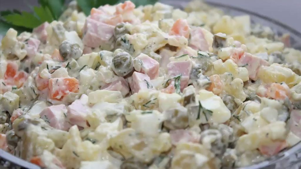 Які страви були популярними в СРСР: деякі з нами залишилися досі