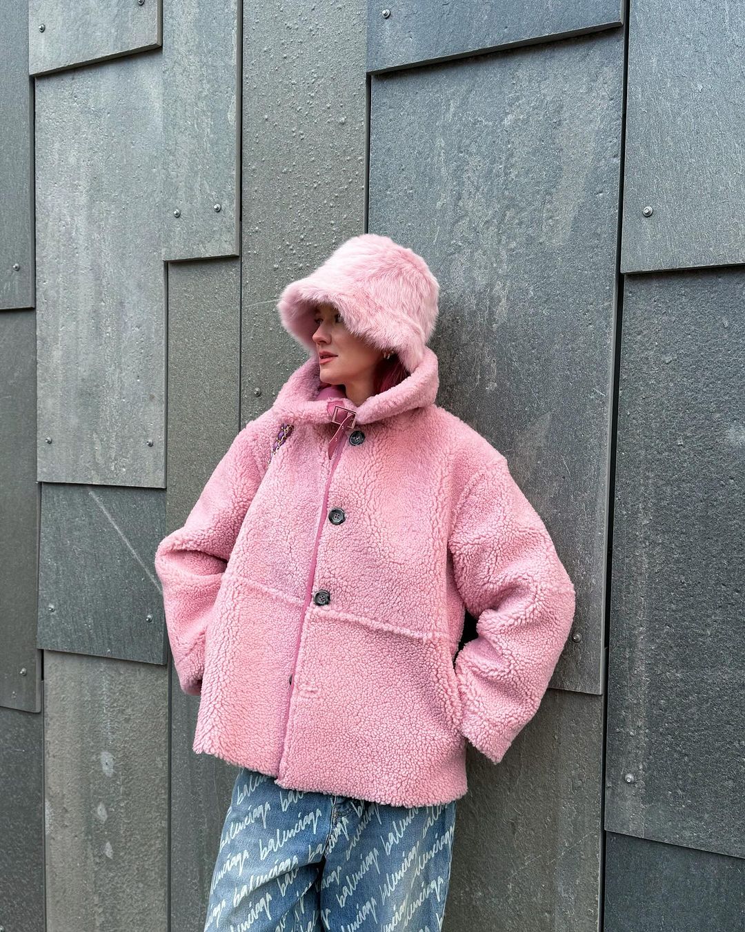 Як модно одягатися взимку: топ-5 трендових речей, які варто додати в свій гардероб у 2025 році