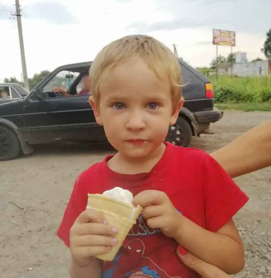 Під Сумами зник у лісі 6-річний хлопчик, який не розмовляє: фото і прикмети дитини
