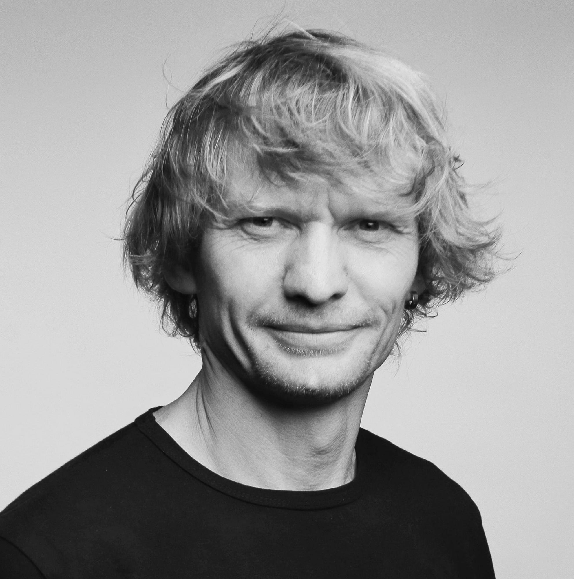 На линии фронта под Киевом пропал фоторепортер и журналист Макс Левин