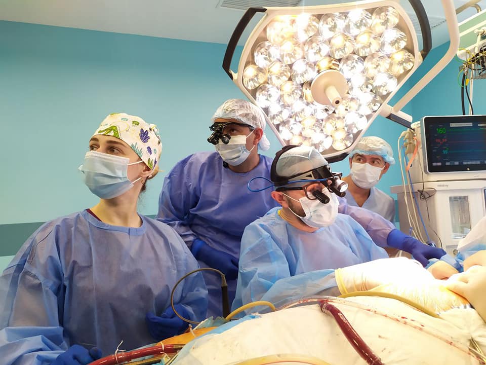 Врятували життя двом людям: у Львові вперше виконали рідкісні операції на серці крізь щілини між ребрами