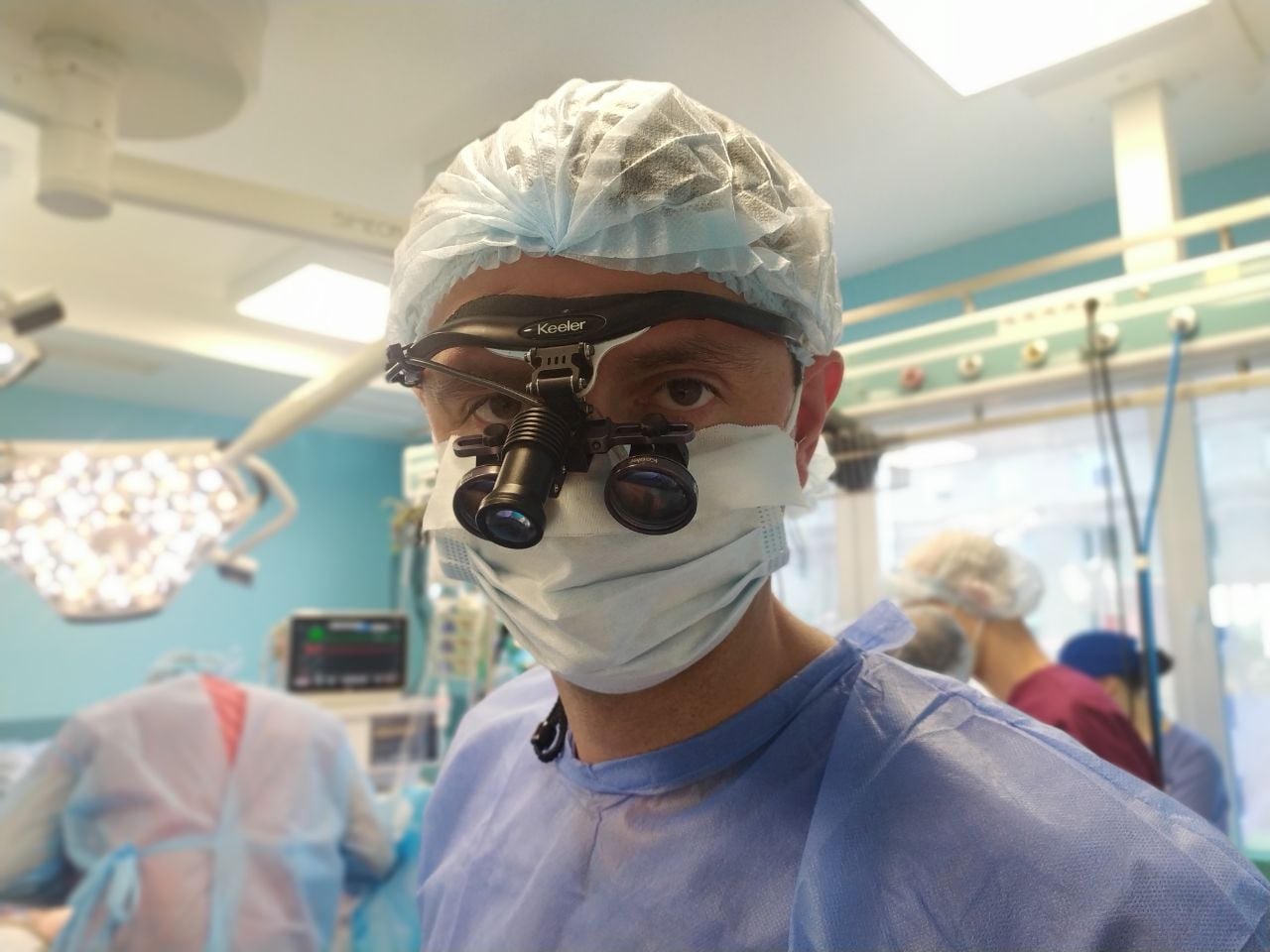 Врятували життя двом людям: у Львові вперше виконали рідкісні операції на серці крізь щілини між ребрами