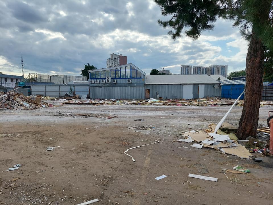 У Києві повністю "зачистили" ринок "Юність": пішла епоха (фото)