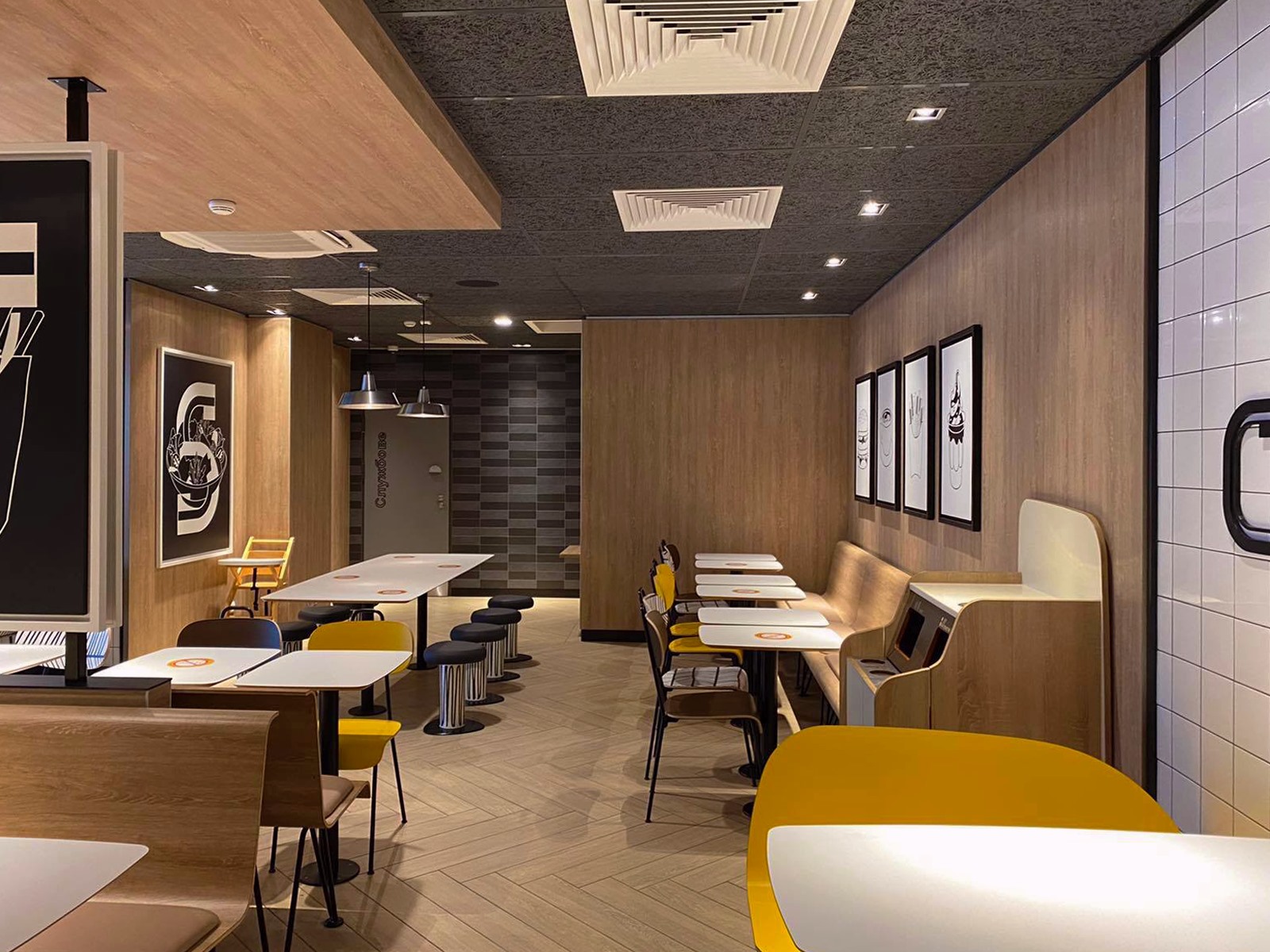 Знаковое место. В Киеве открыли легендарный McDonald's: что известно