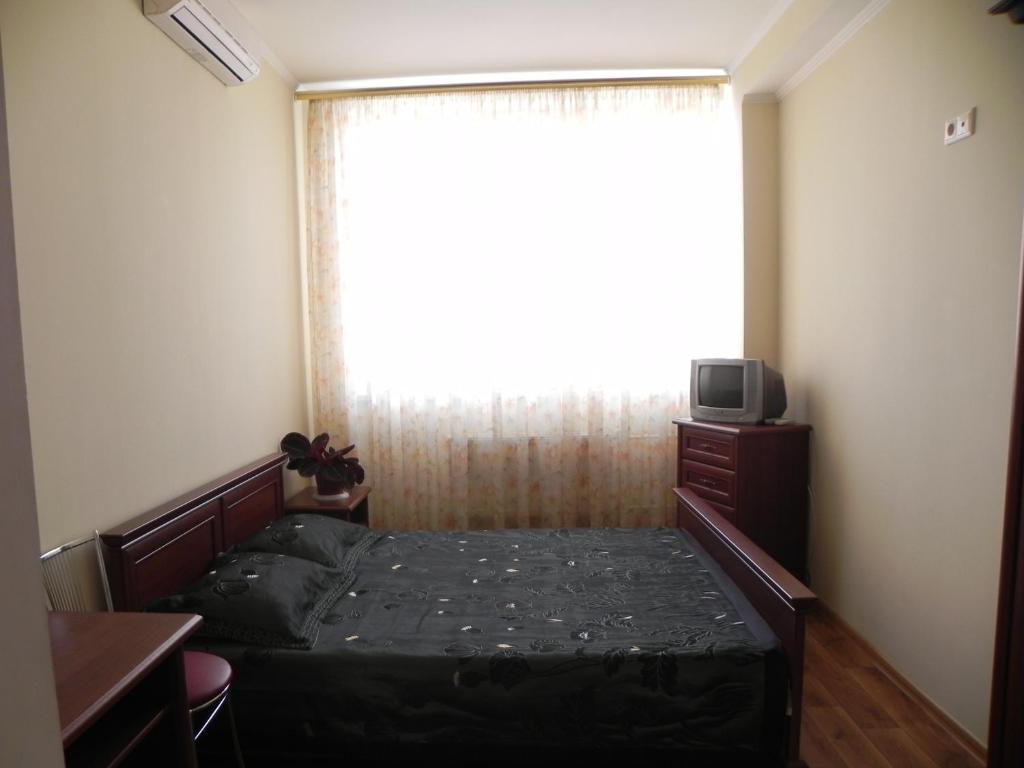 Туристам зі всього світу радять їхати у це українське місто: чому воно у ТОПі та що там робити