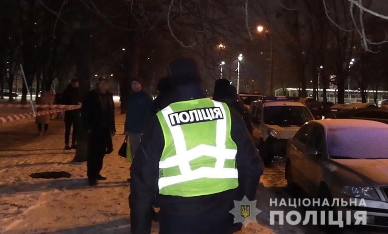 У Києві посеред вулиці зарізали чоловіка, який заступився за жінку (відео)