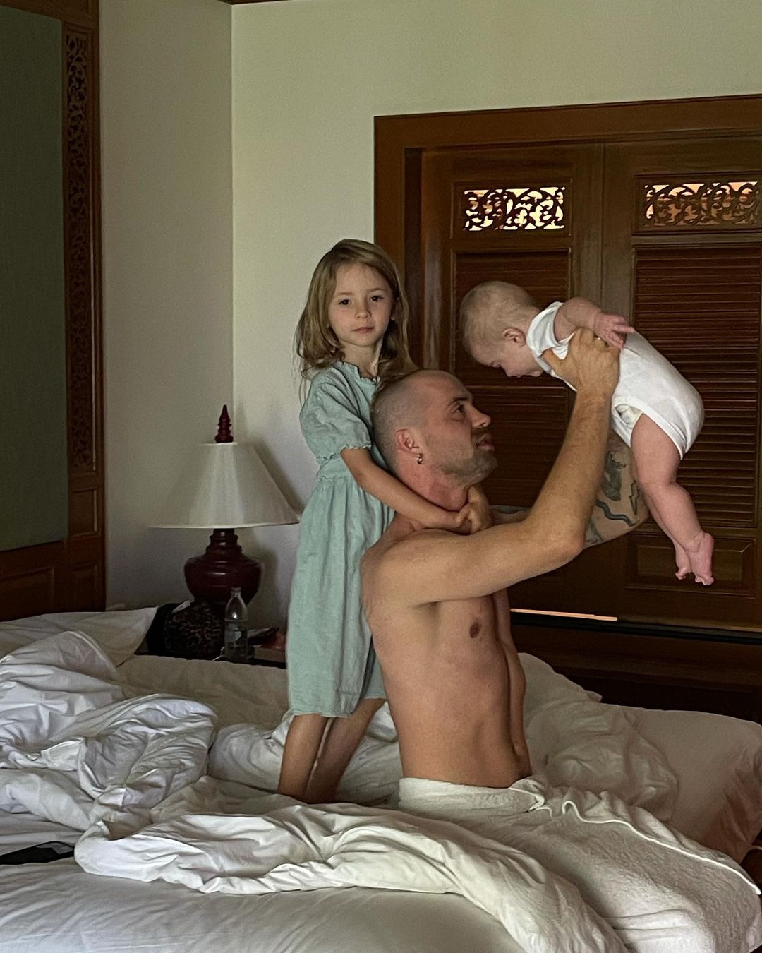 "Прокидаюсь зранку, а тут таке": Надя Дорофєєва відреагувала на чутки про свою вагітність