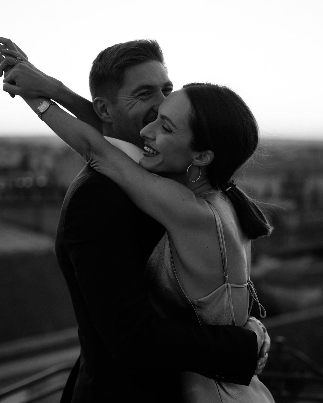 Шоумен Владимир Остапчук официально развелся с женой