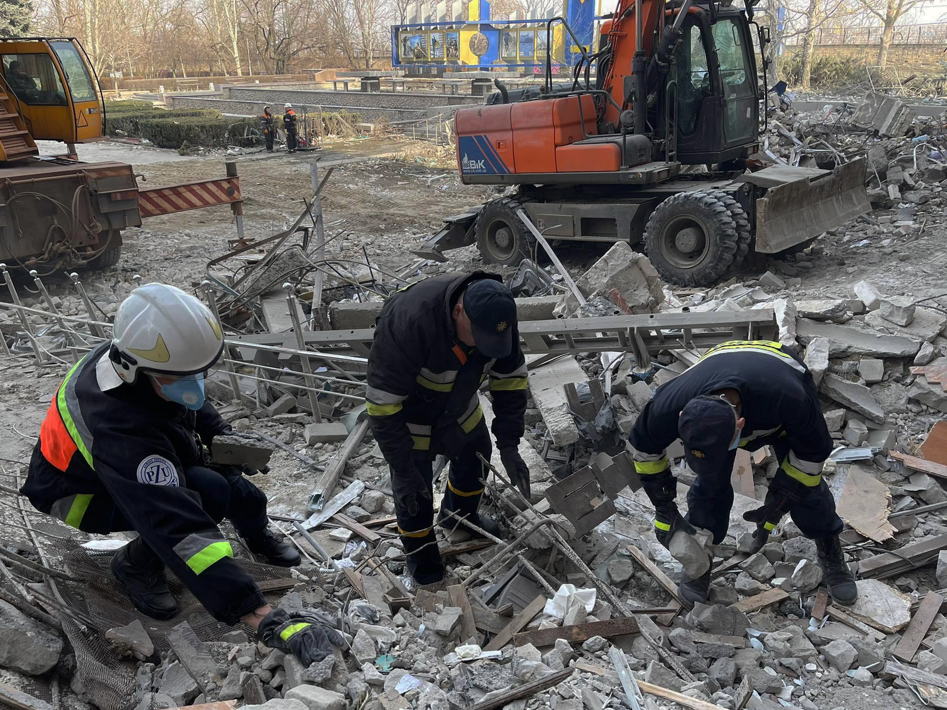 Количество погибших от ракетного удара по зданию Николаевской ОГА возросло до 15 человек