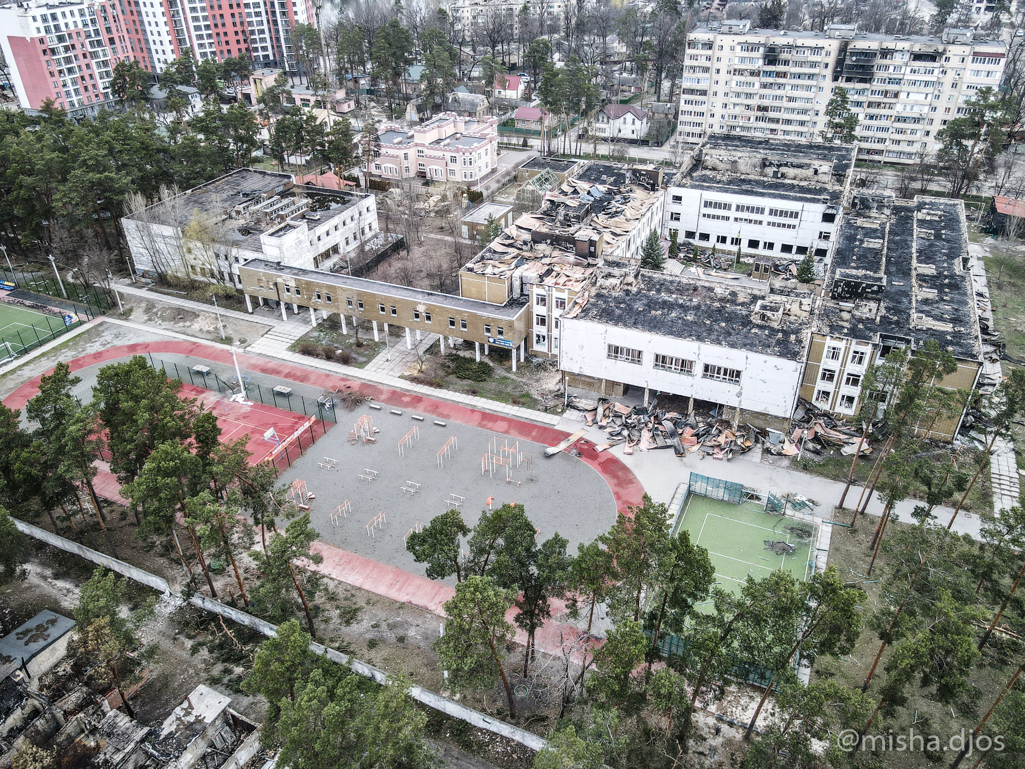 Зруйнований Ірпінь показали з висоти пташиного польоту (фоторепортаж)