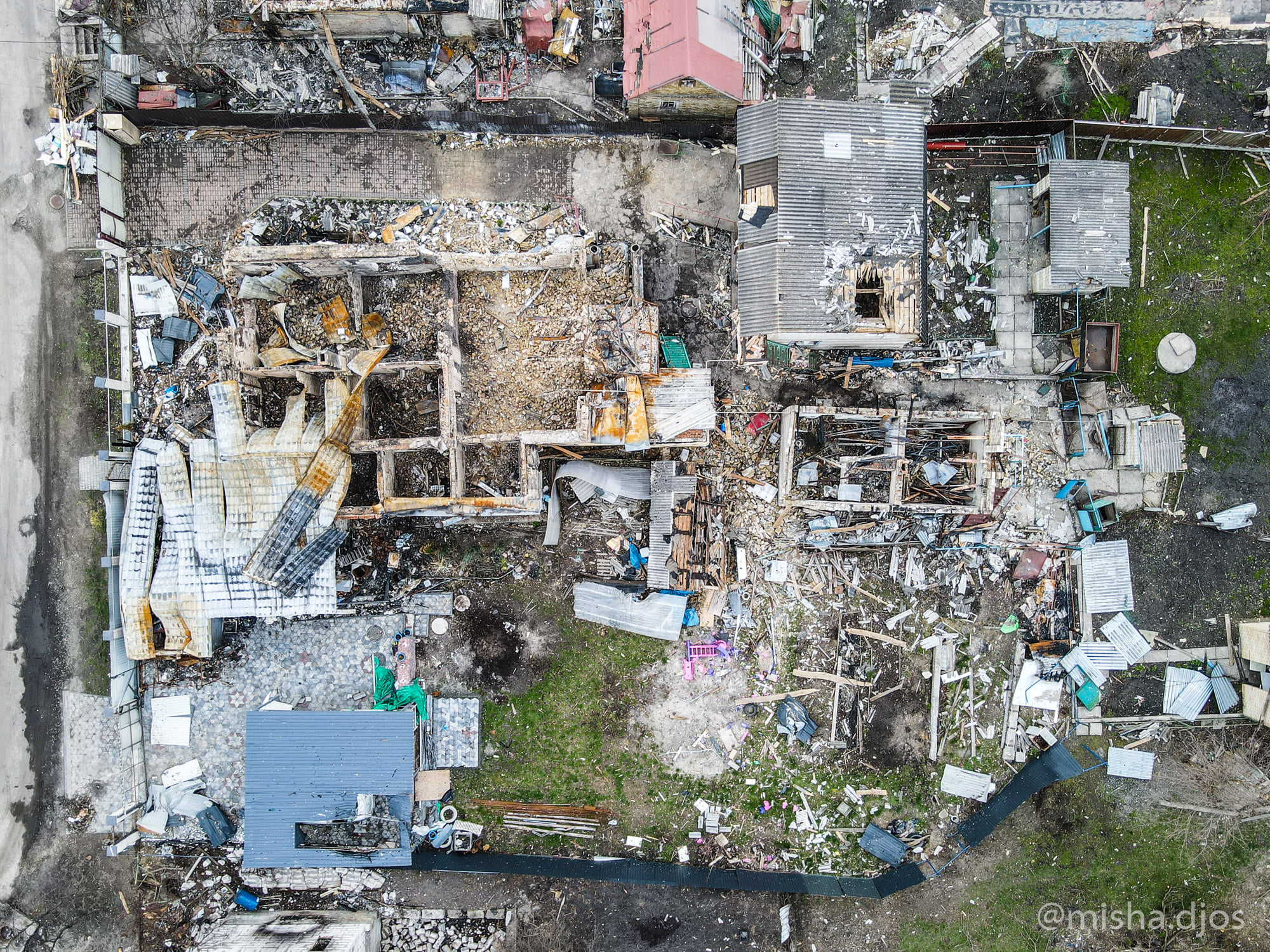 Зруйнований Ірпінь показали з висоти пташиного польоту (фоторепортаж)