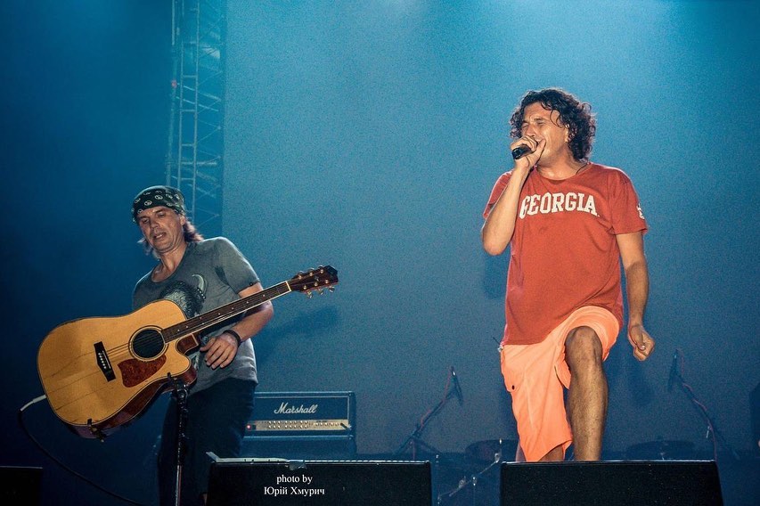 Легендарну футболку Скрябіна, в якій він 2014-го послав Путіна, продали за рекордну суму