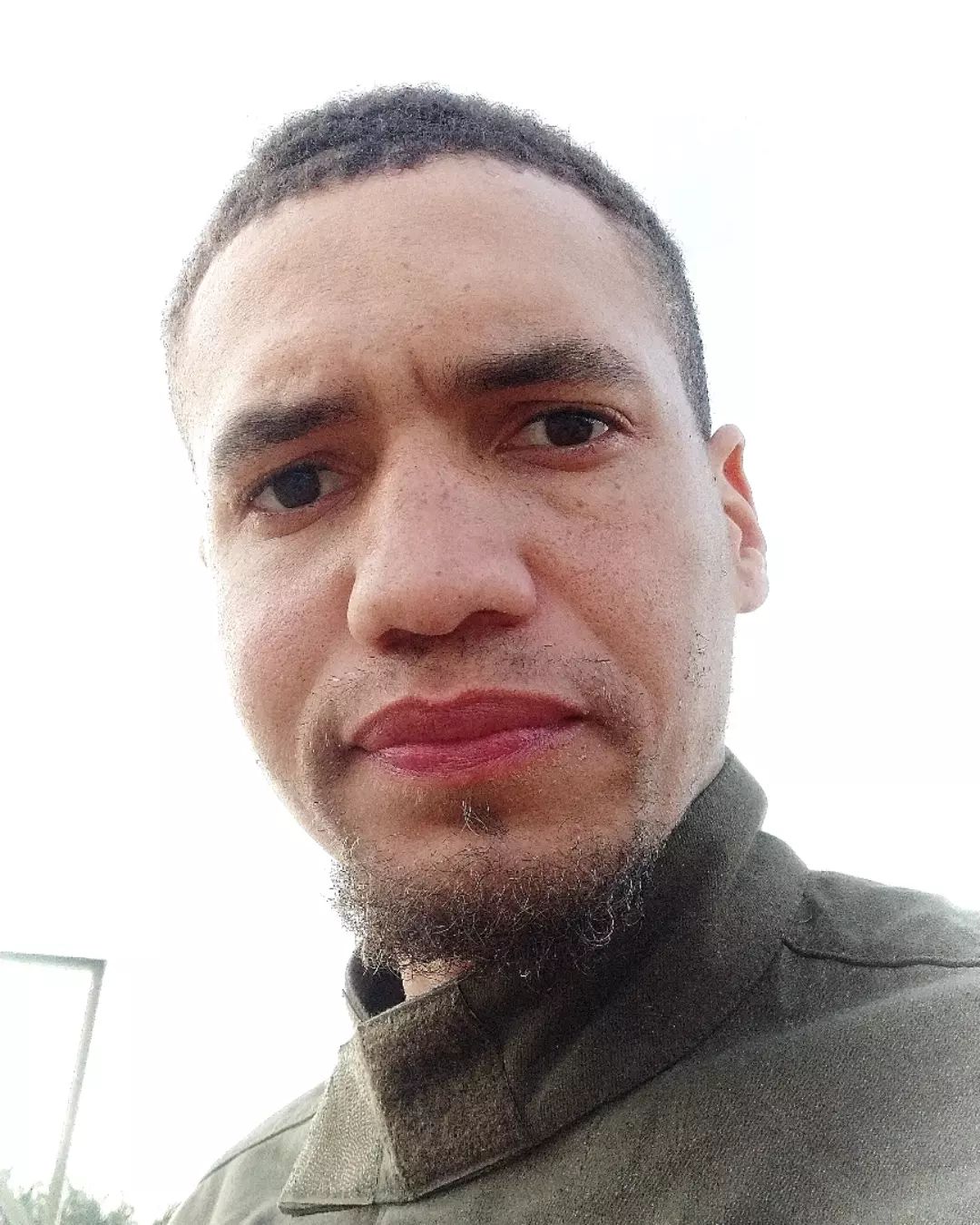 Украинский актер, который воюет на передовой, снова стал папой: милые фото дочки