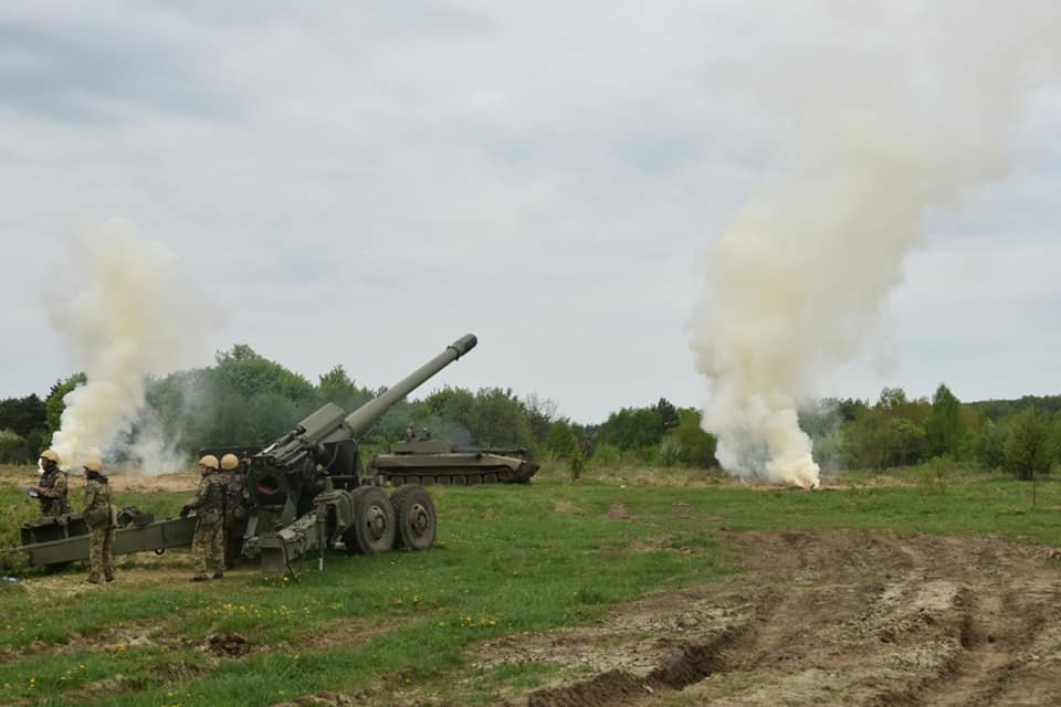 Бои в городах, зачистка построек. Украинские военные тренируются наступать на технике США