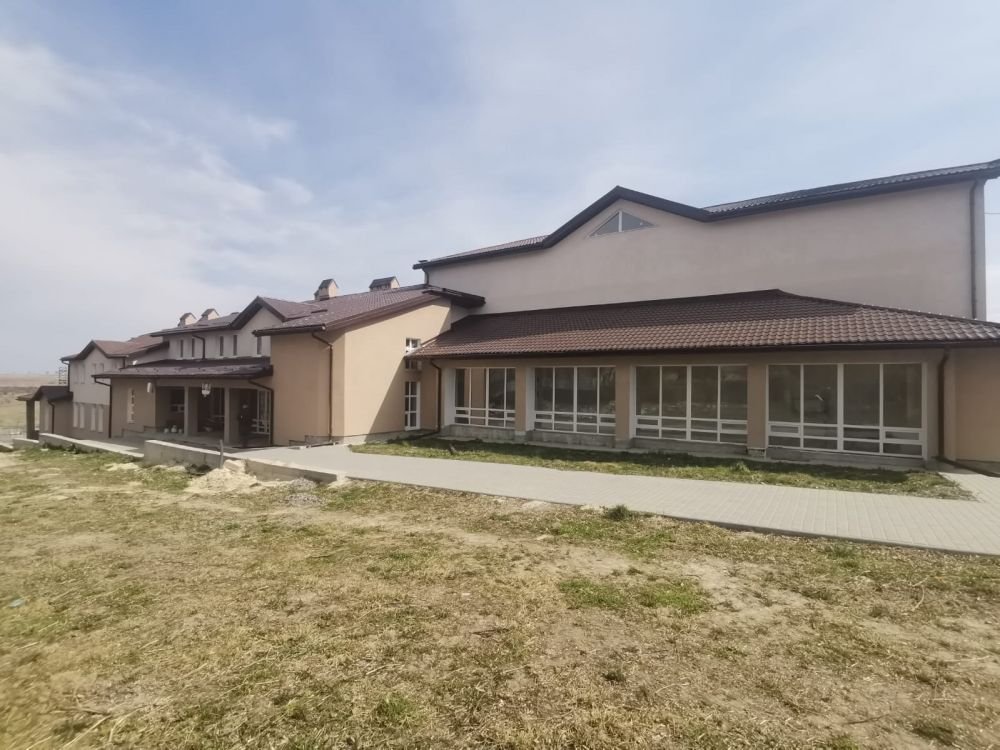 Возле Львова откроют первый немодульный дом для переселенцев: как он выглядит