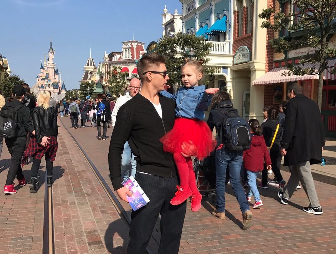 "Емілія, сонечко моє": Остапчук чуттєво привітав донечку, якій не може подзвонити через екс-дружину