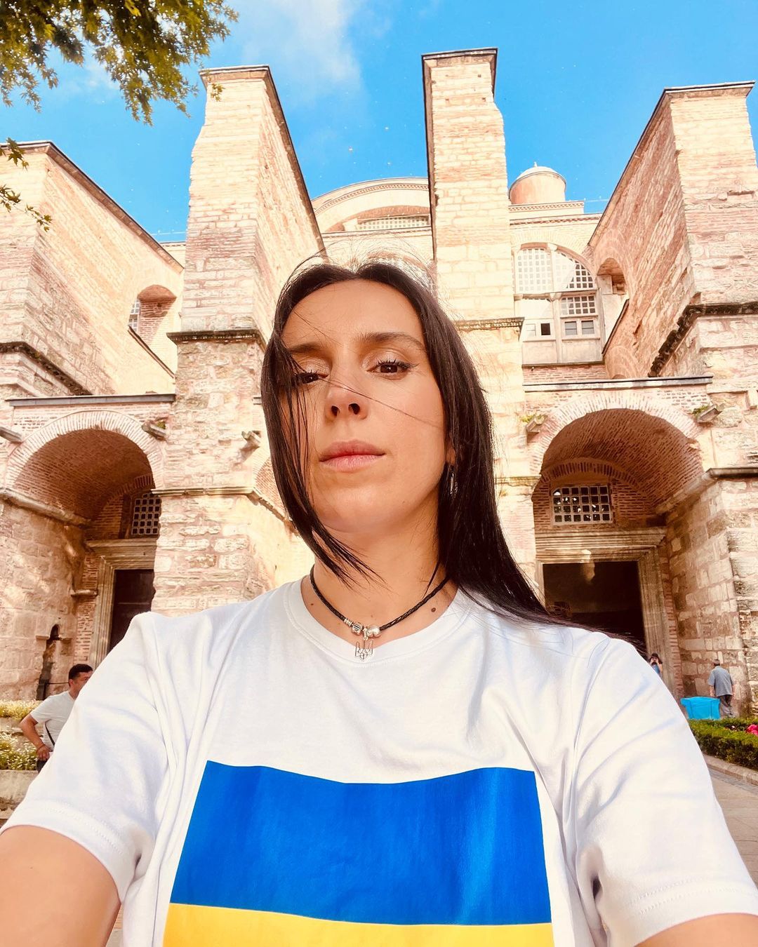 Джамала впервые за три месяца вышла на прогулку с сыновьями: милые фото