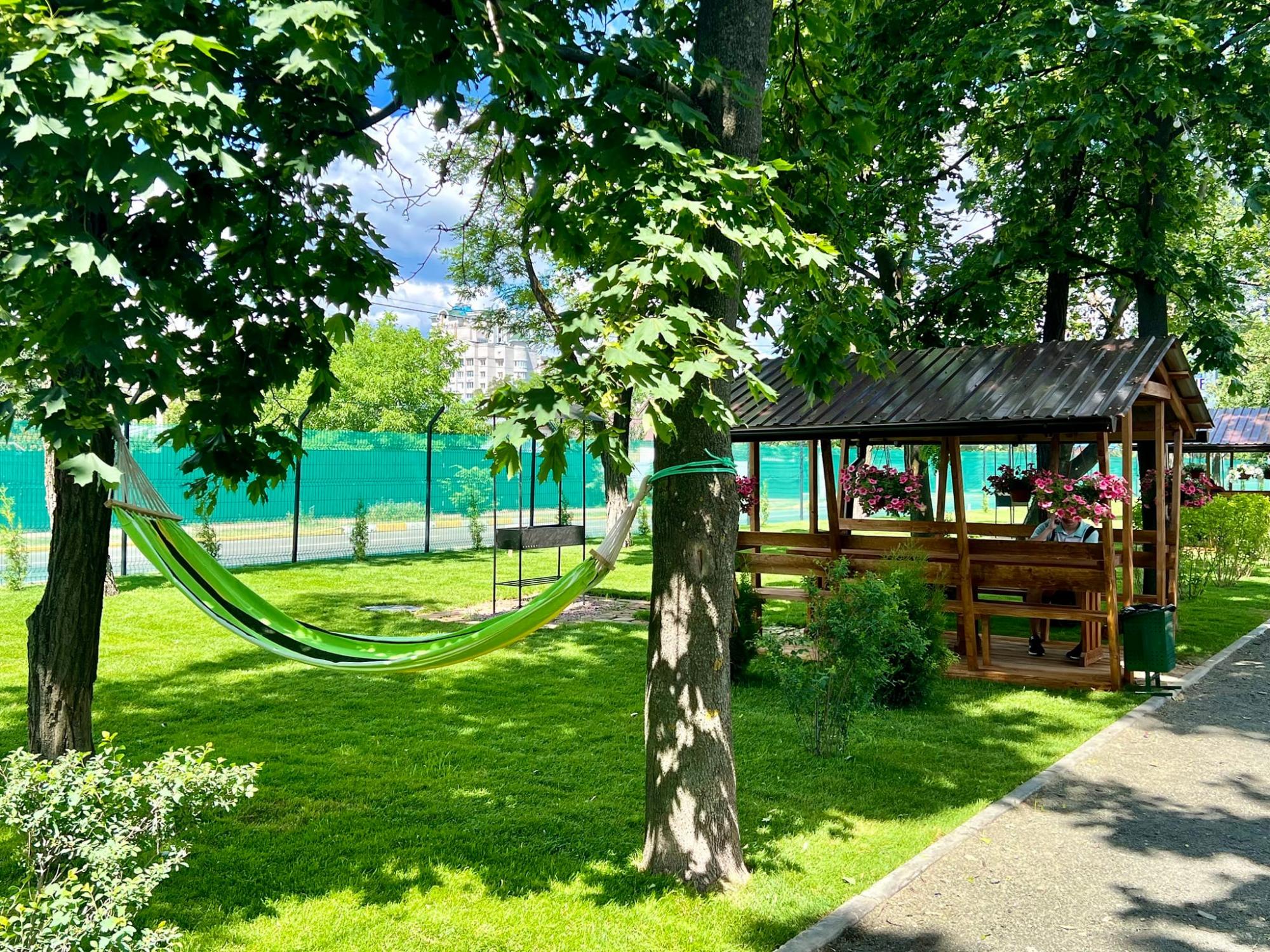 Железный городок в Ирпене: как выглядит новое жилье для переселенцев (фото)