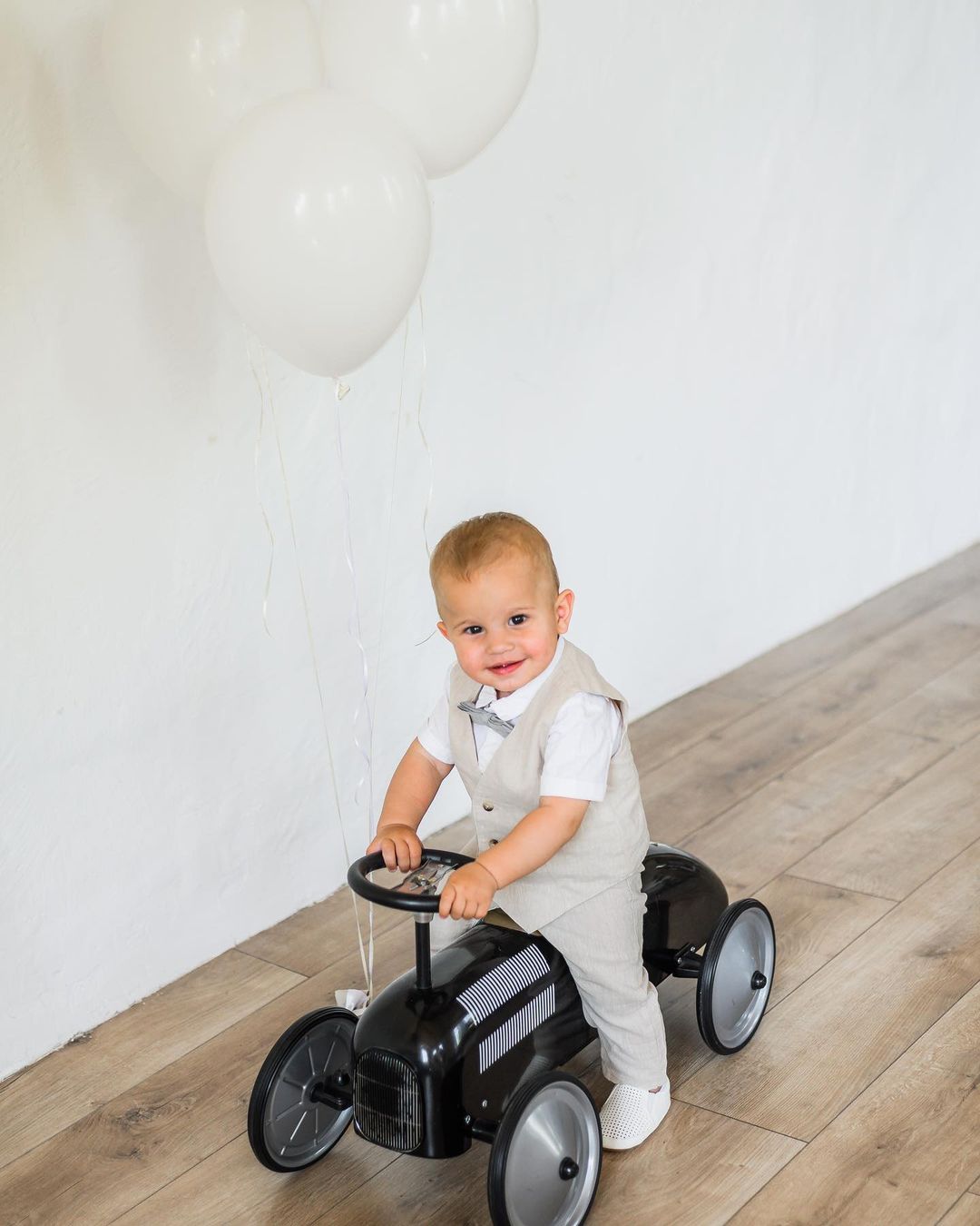 Павлік та Репяхова відсвяткували перший день народження сина: милі фото