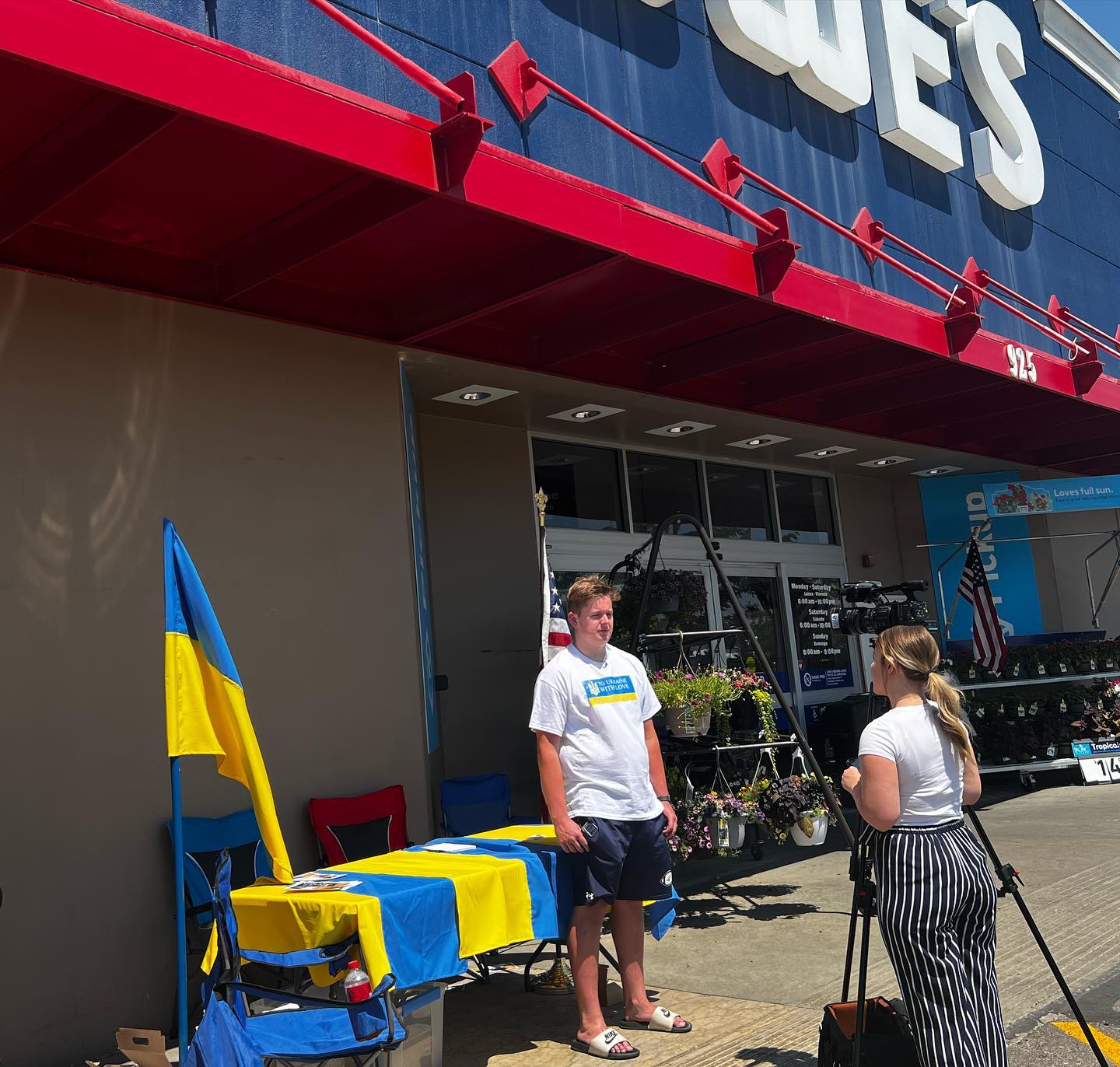 У США школярі зібрали гроші на модульні будинки для українців, і приїхали в Макарів для зведення