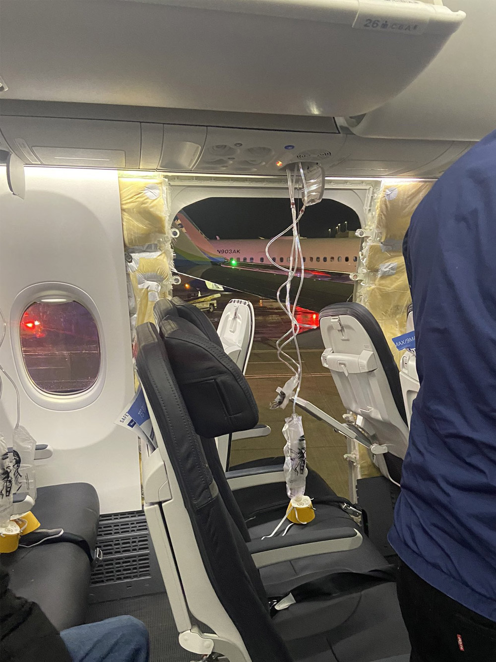 Почти 200 самолетам Boeing запретили полеты по всему миру: причины