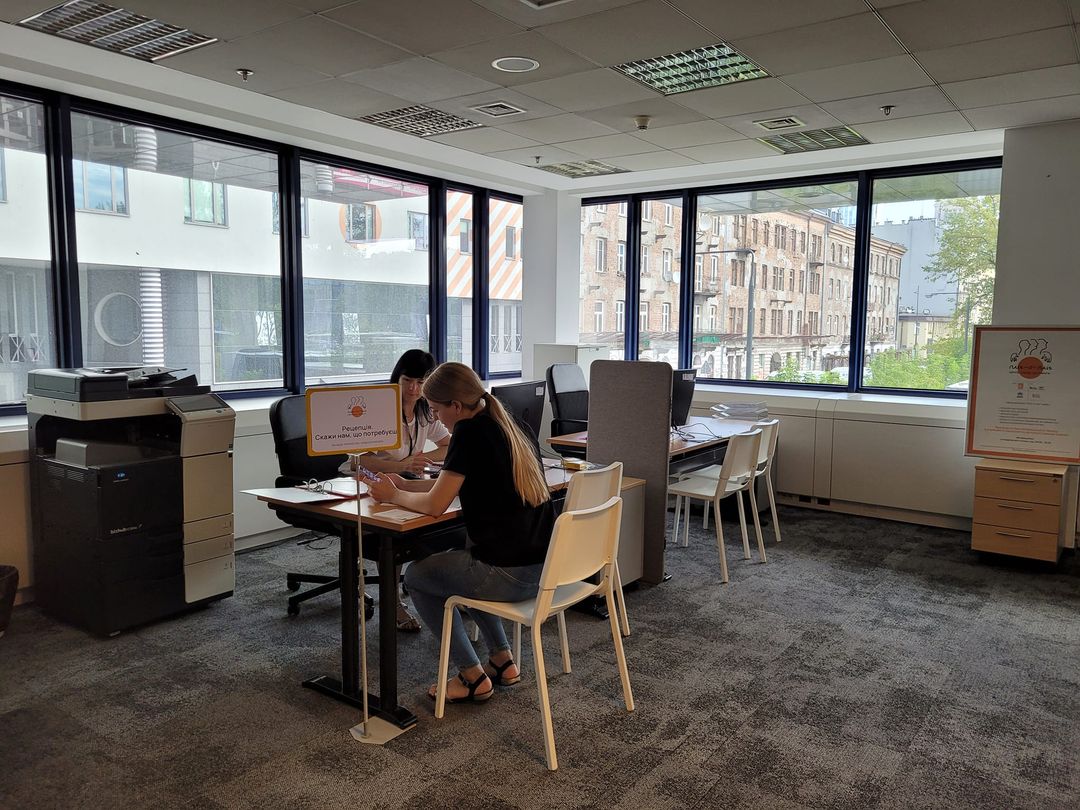 В Варшаве открылся центр для украинцев: какую помощь там оказывают