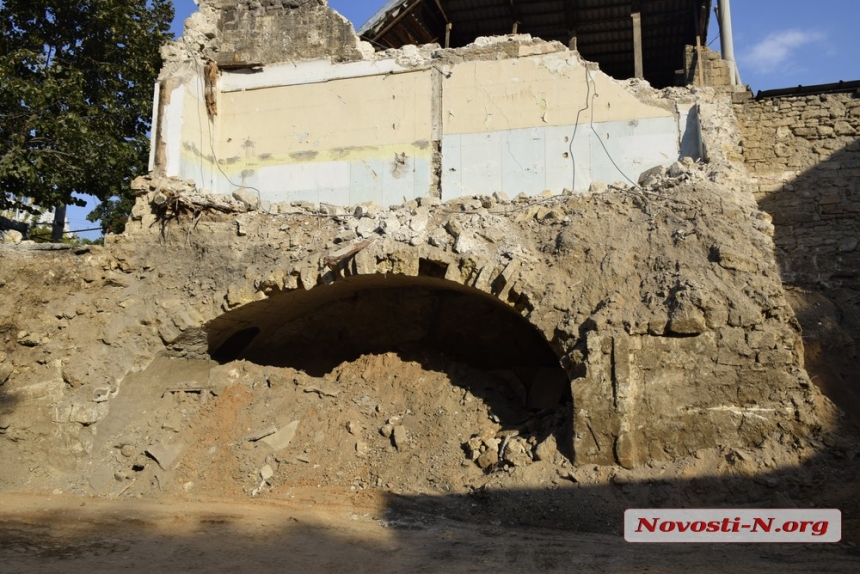 В центре Николаева во время строительства обнаружили старинный артефакт (фото)